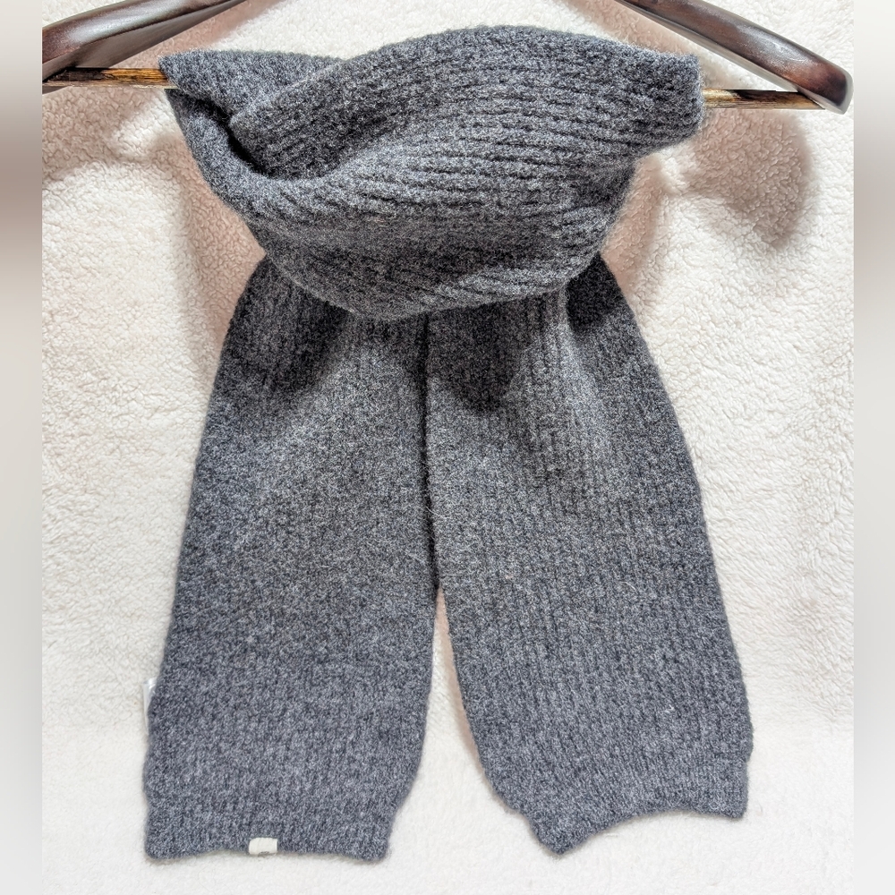 Nirvana Designs 100% Merino Wool Handknit Scarf Made In Nepal Gray Natural Fiber